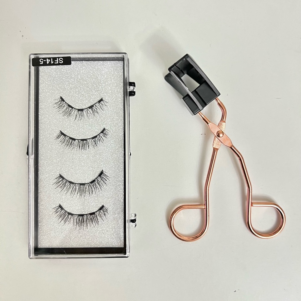 Magnetic lashes and applicator